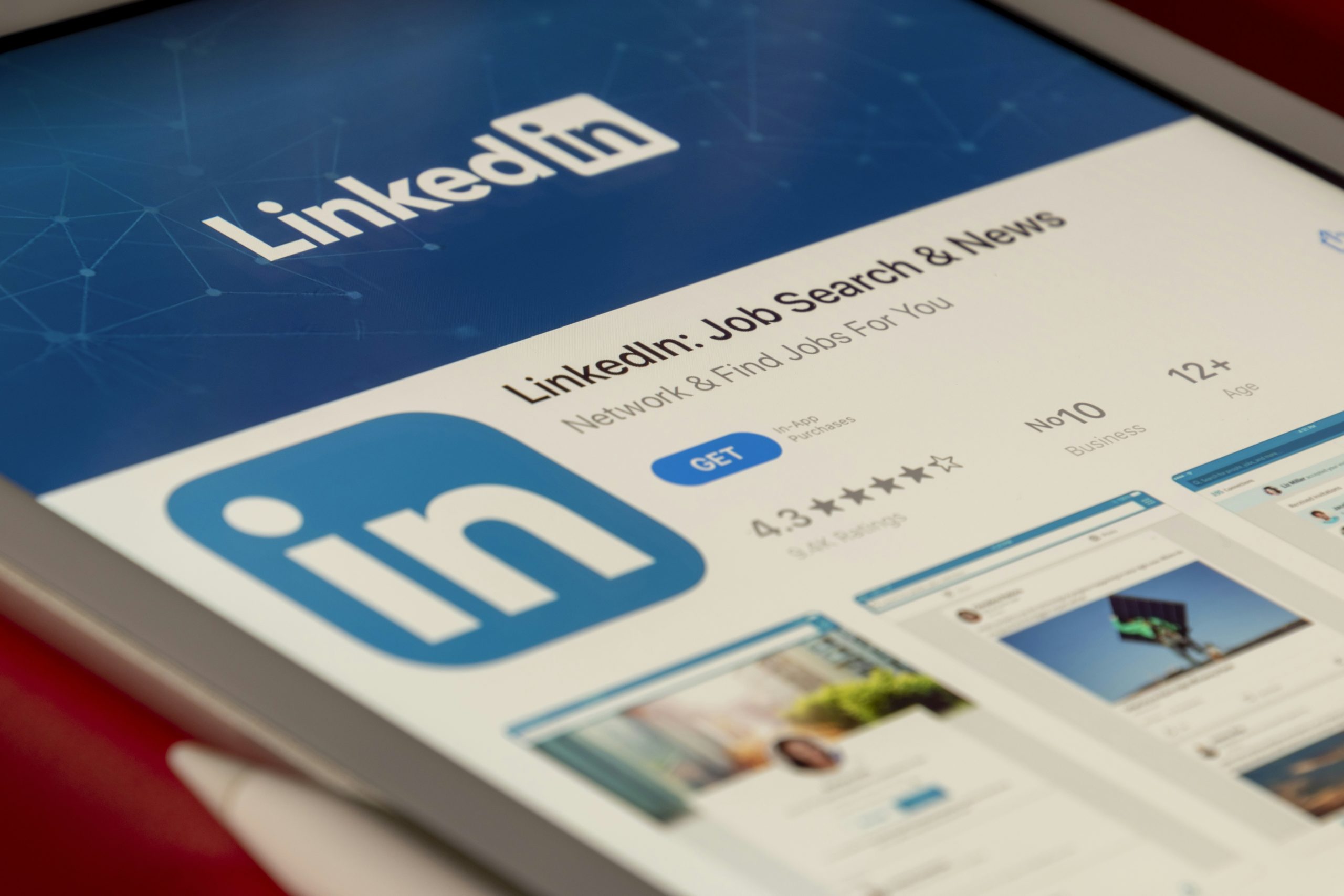 Publications LinkedIn consultées sur smartphone