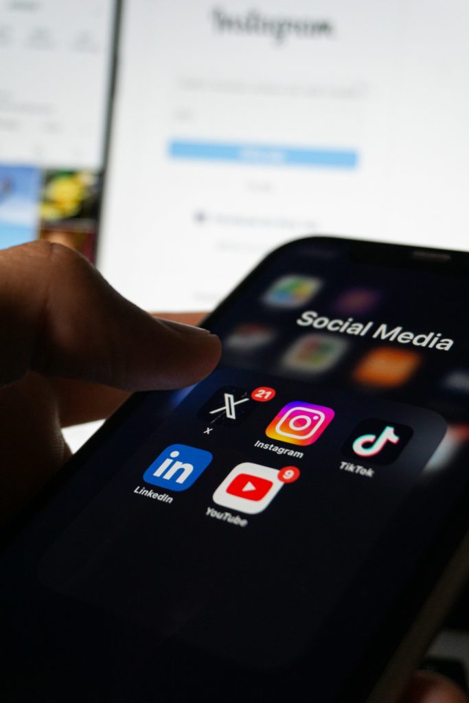 Publicité sur réseau social reliée à une landing page dédiée