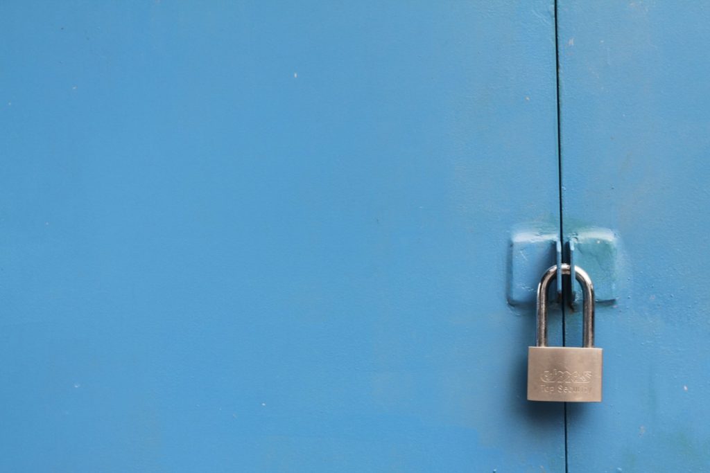Cadenas numérique symbolisant la sécurité d'un site WordPress